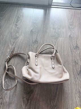 Pebbled Leather Shoulder Bag in Light Cream - Kate spade